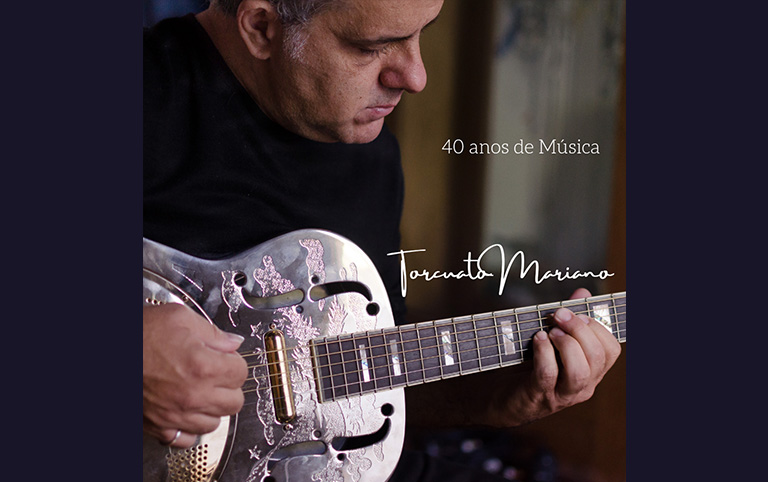 Fotografia colorida de Torcuato Mariano 40 anos de música - homenagem Jeff Beck - Sesc Belenzinho - Divulgação