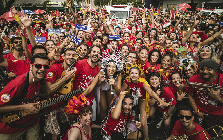 Fotografia colorida do Bloco Confraria do Pasmado - por Divulgação Casa Natura Musical - Carnaval 2024