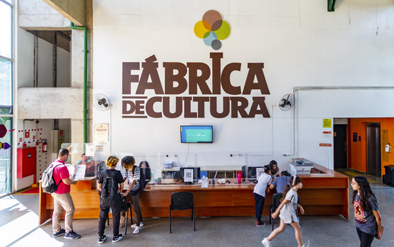 Fotografia colorida da Fábrica de Cultura por André Hoff - Divulgação Fábrica de Cultura Brasilândia