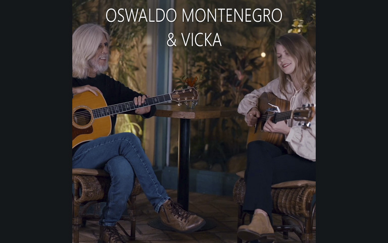 Fotografia colorida de Vicka e Oswaldo Montenegro com seus nomes escritos na imagem - Divulgação
