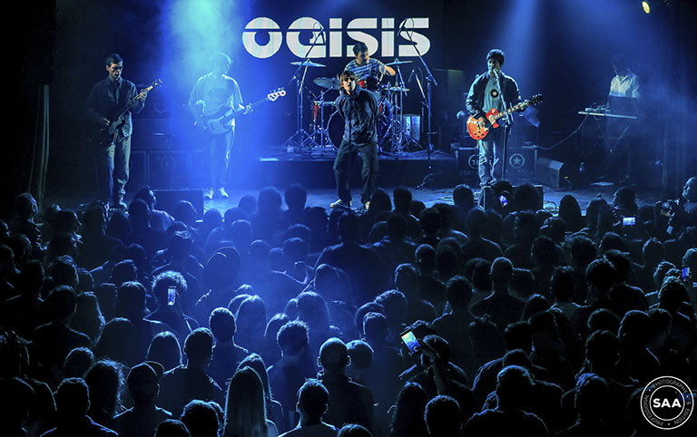 Fotografia colorida do show da banda Oeisis Experience Live Brasil  - por SAA Photography